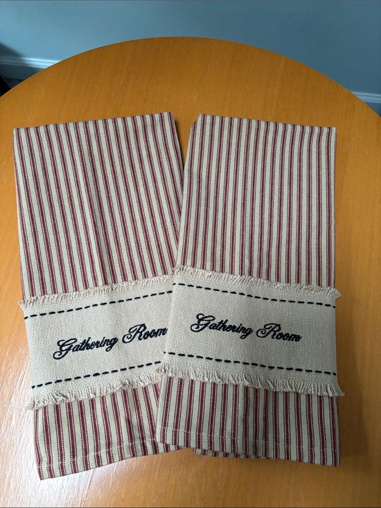 Other - No Brand kitchen towels set of 2